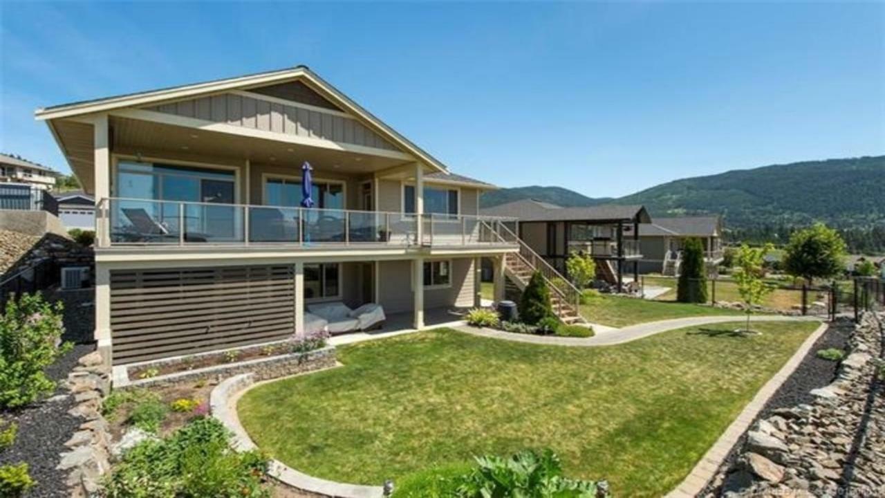 Vernon Home With True Okanagan Lifestyle Bagian luar foto